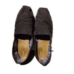 Tom's Women's Classics Canvas Alpargata Slip-Ons Size 9
